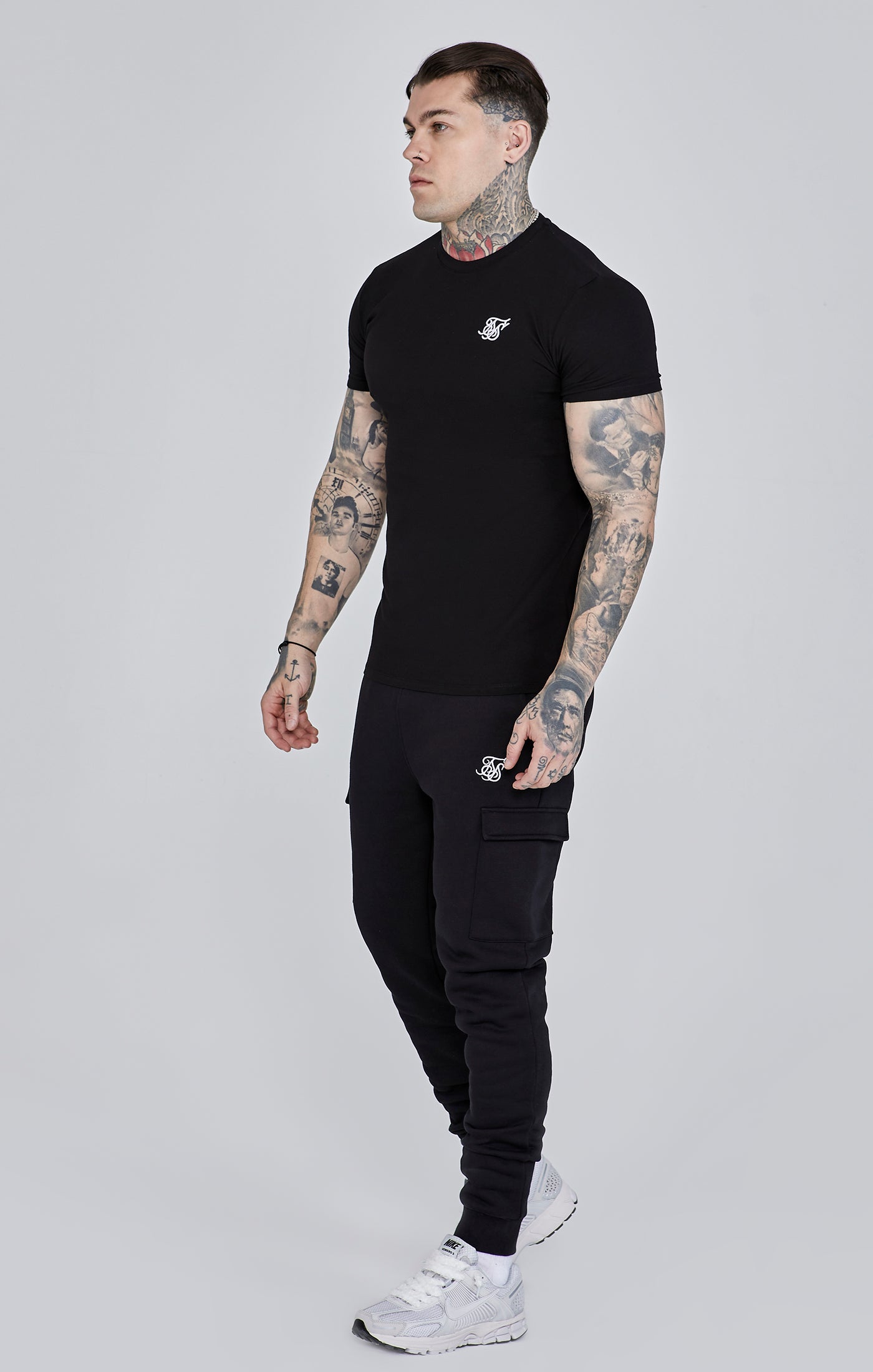 Black Essential Short Sleeve Muscle Fit T-Shirt (3)