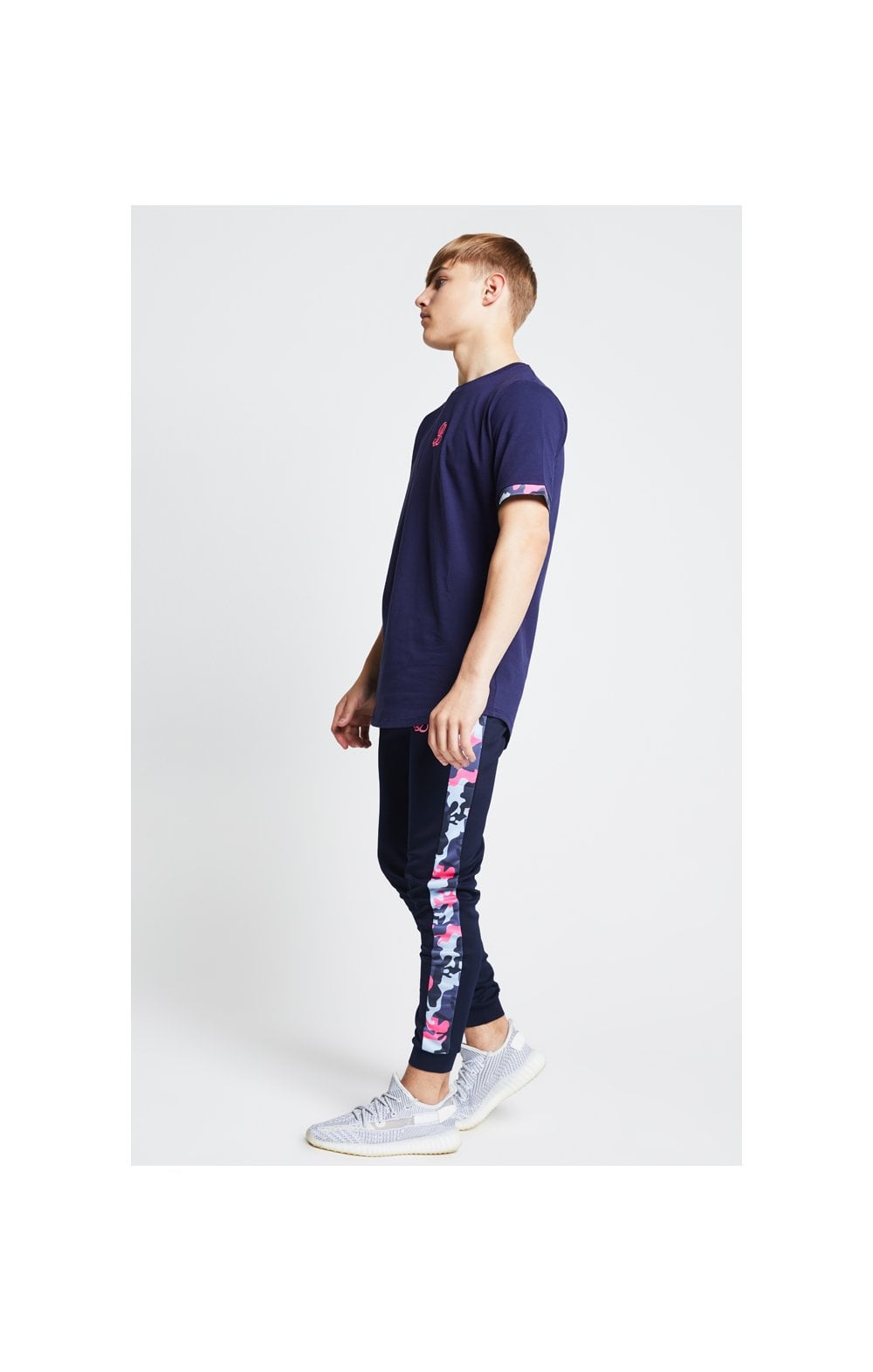 Illusive London T-Shirt Kontrast Saum - Marineblau und Neon Rosa Camouflage (5)