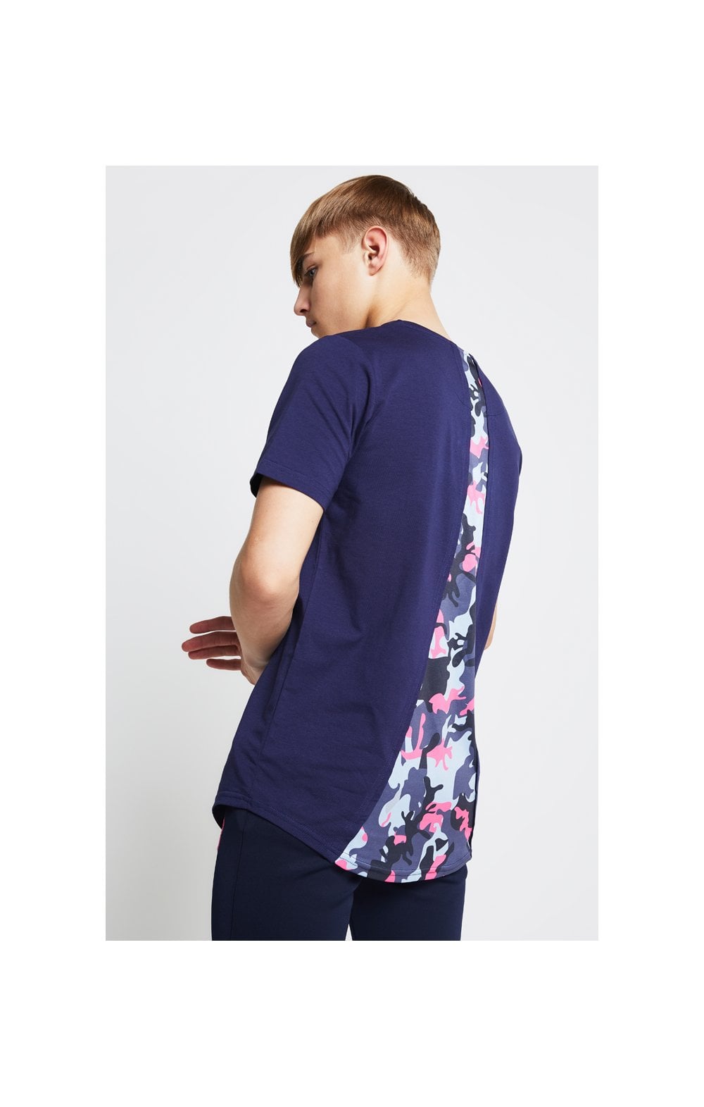 Illusive London T-Shirt Schulterfrei - Marineblau und Neon Rosa Camouflage (2)