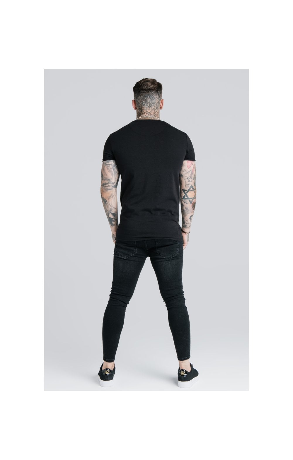 Black Essential Muscle Fit T-Shirt (5)