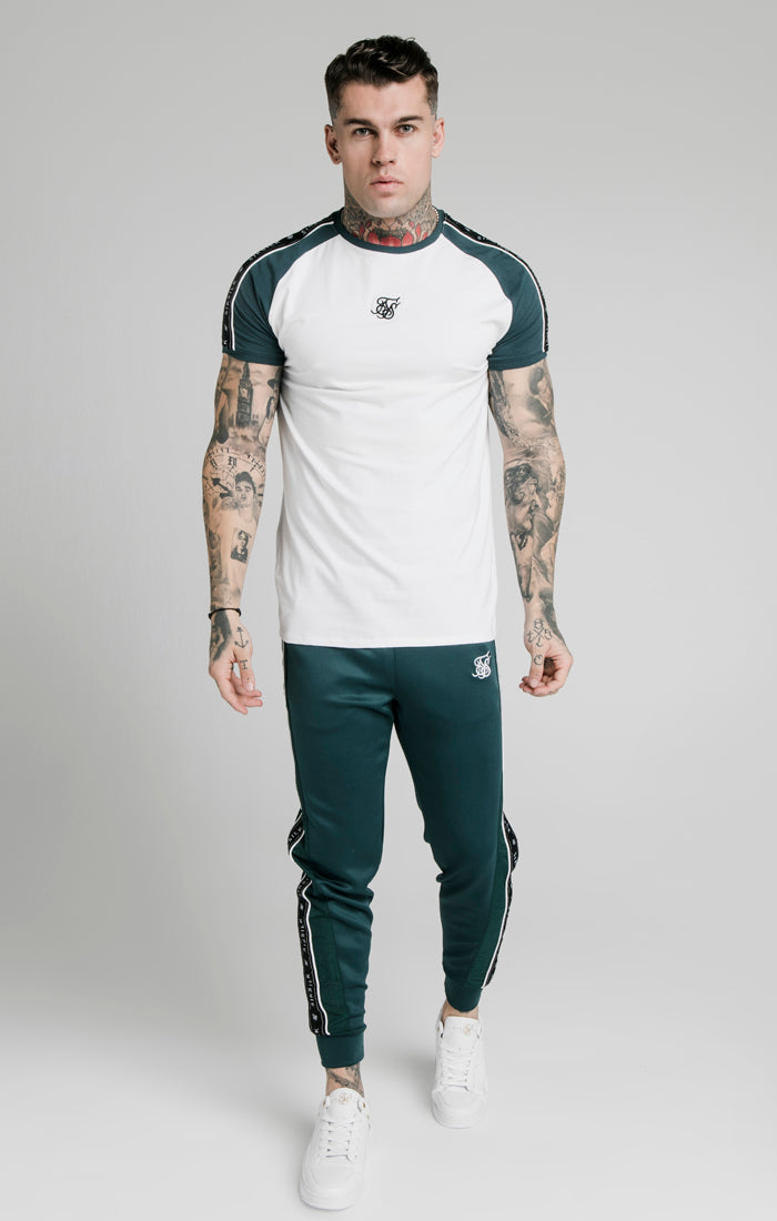 SikSilk Sport-T-Shirt mit Raglanärmeln und geradem Saum – Weiß und Ozeangrün (3)