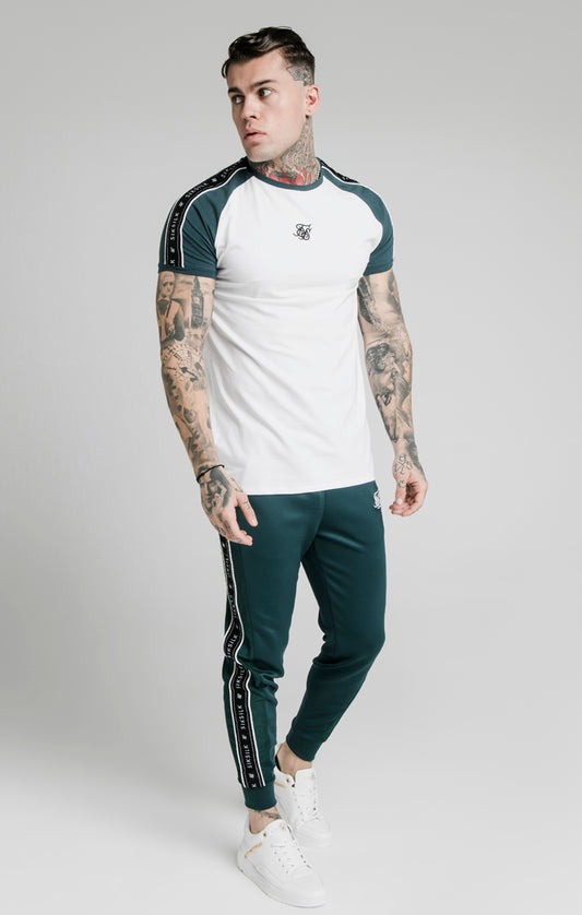 SikSilk Sport-T-Shirt mit Raglanärmeln und geradem Saum – Weiß und Ozeangrün