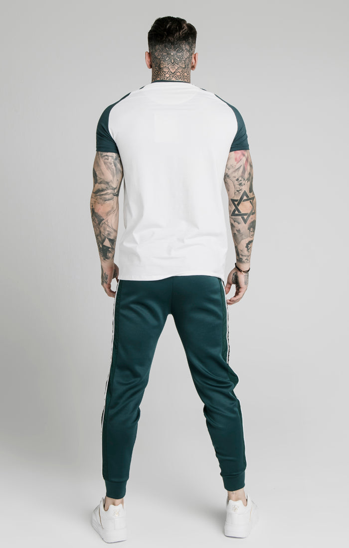 SikSilk Sport-T-Shirt mit Raglanärmeln und geradem Saum – Weiß und Ozeangrün (5)