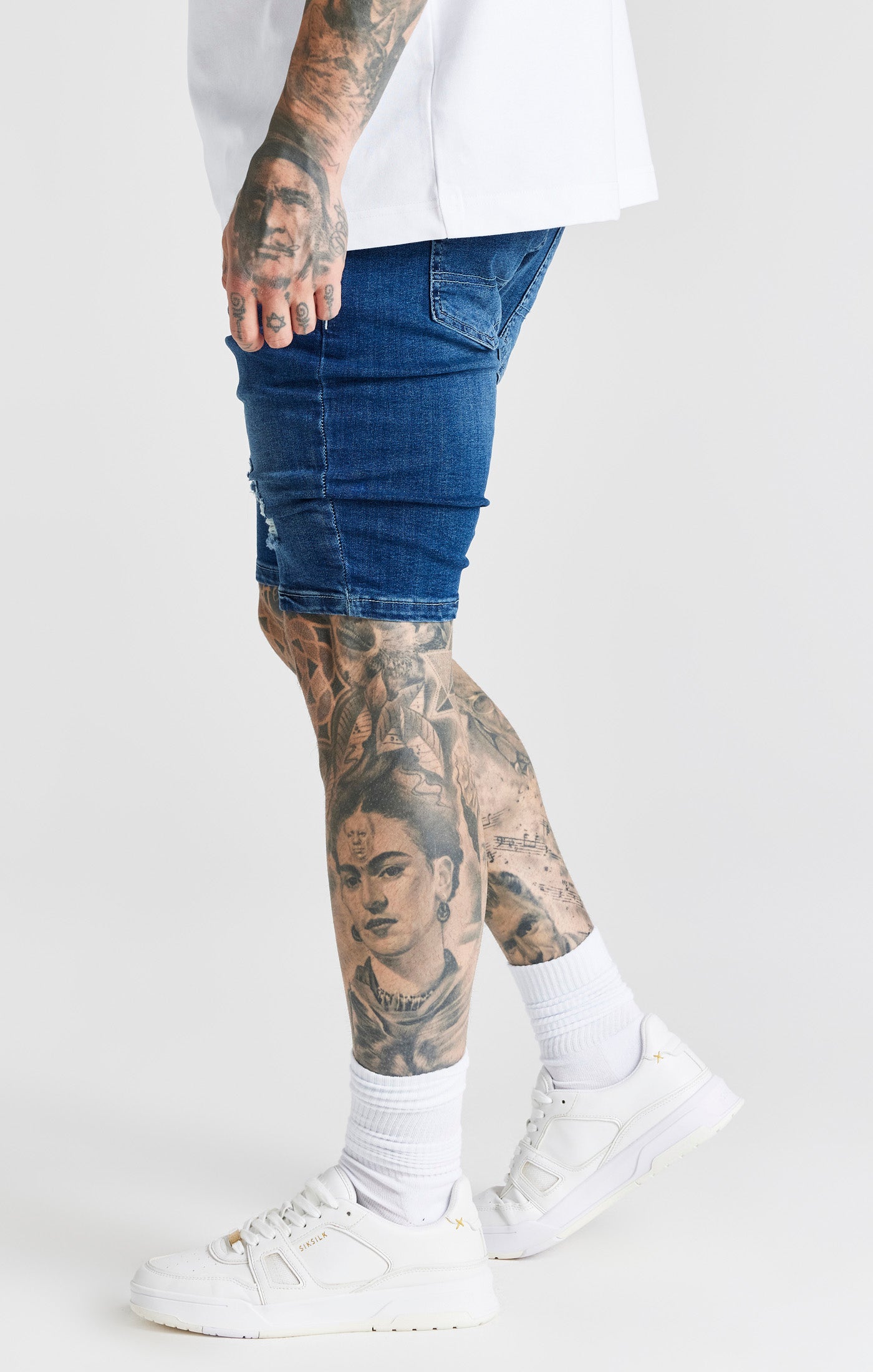 Blaue Distressed Denim-Shorts (1)