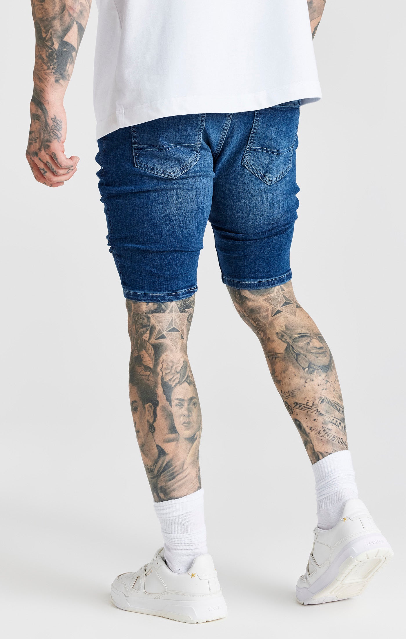 Blaue Distressed Denim-Shorts (3)