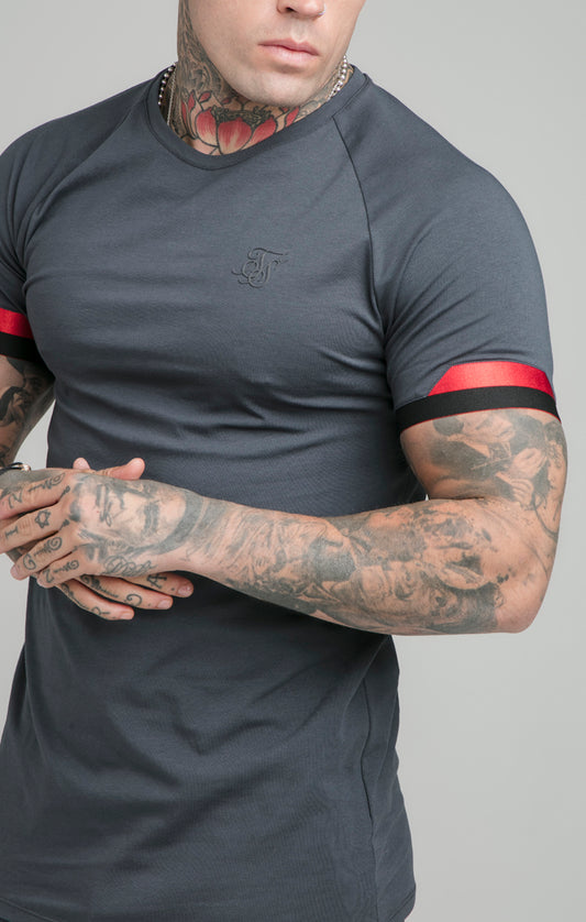 SikSilk T-Shirt aus Funktionsstoff mit zweifarbigen Bündchen – Schiefergrau