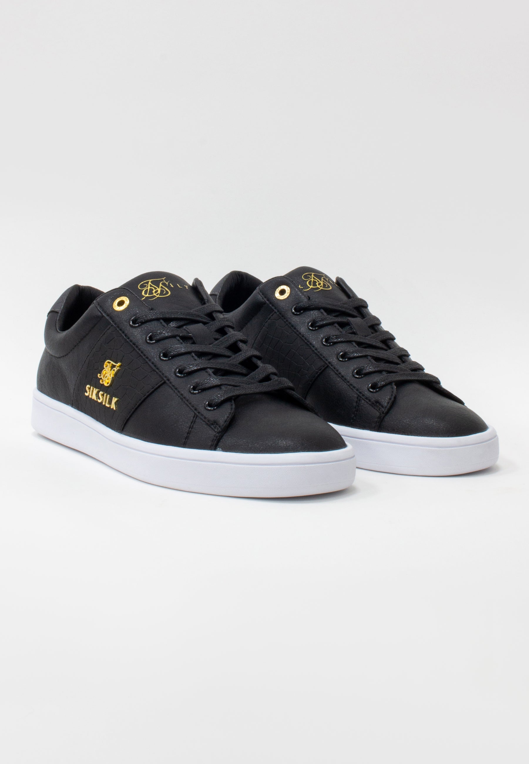 Black Low-Top Classic Trainer With Metal Logo (1)
