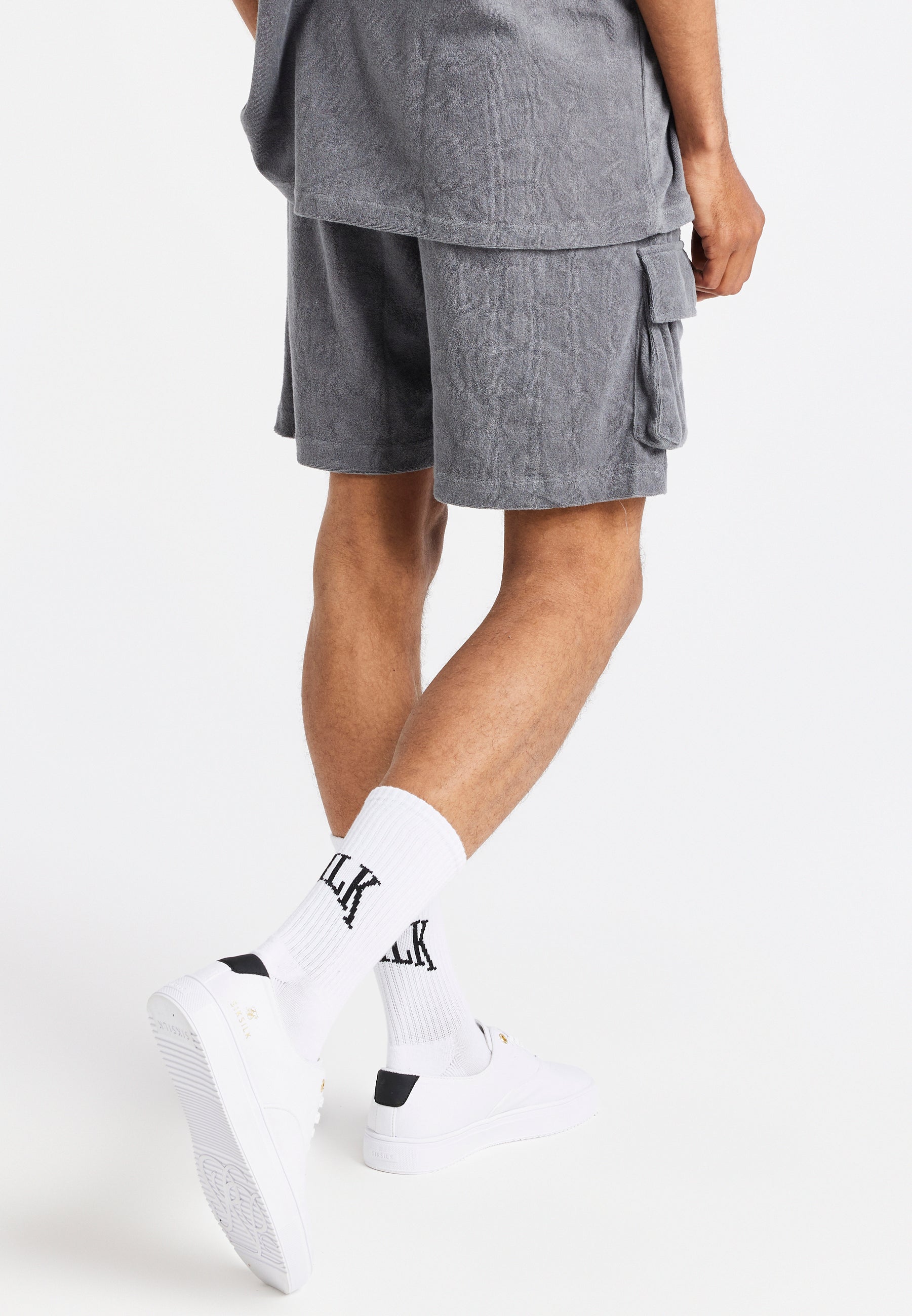 Graue FrotT-Shirt-Cargo-Shorts (2)