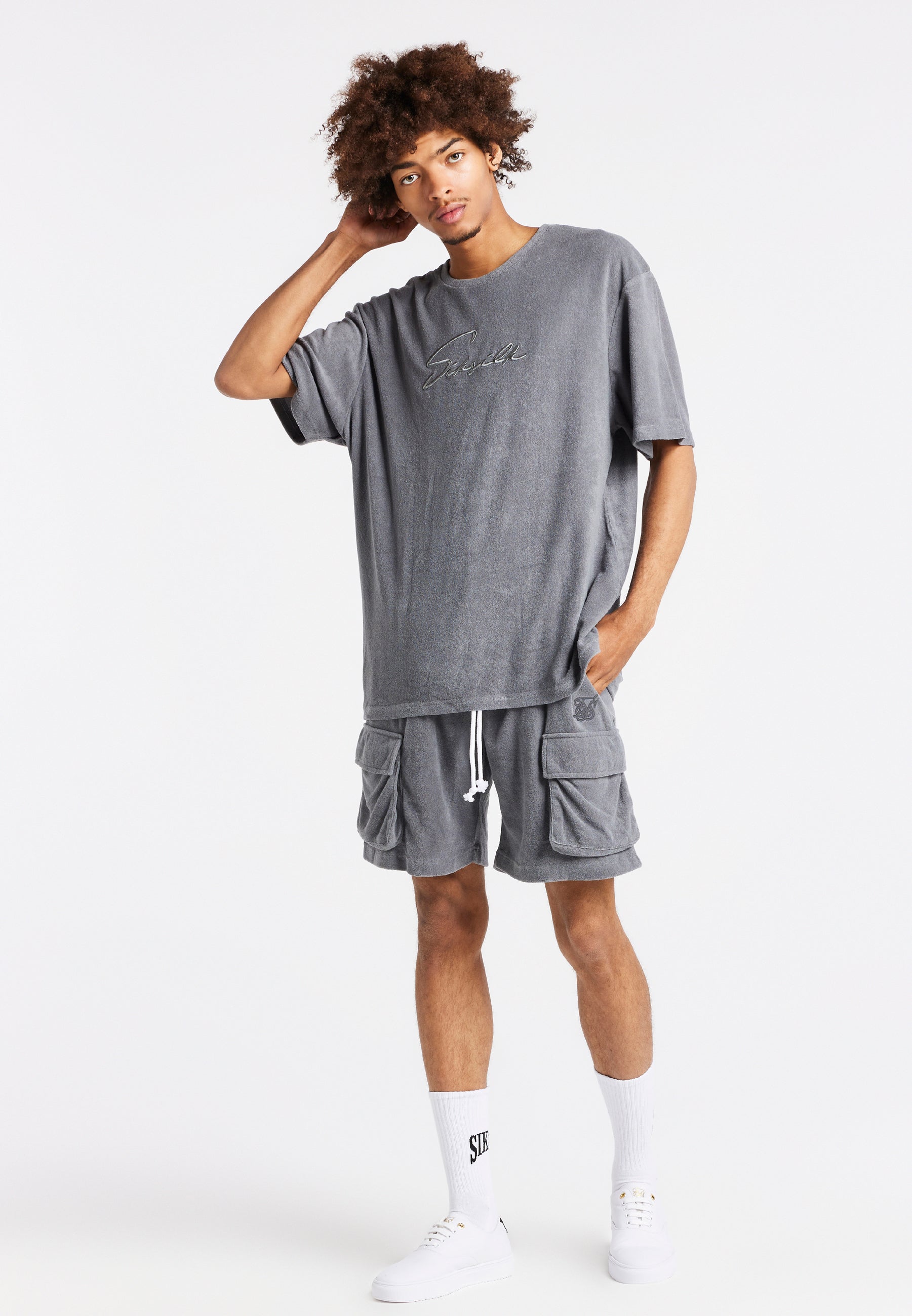 Graue FrotT-Shirt-Cargo-Shorts (3)