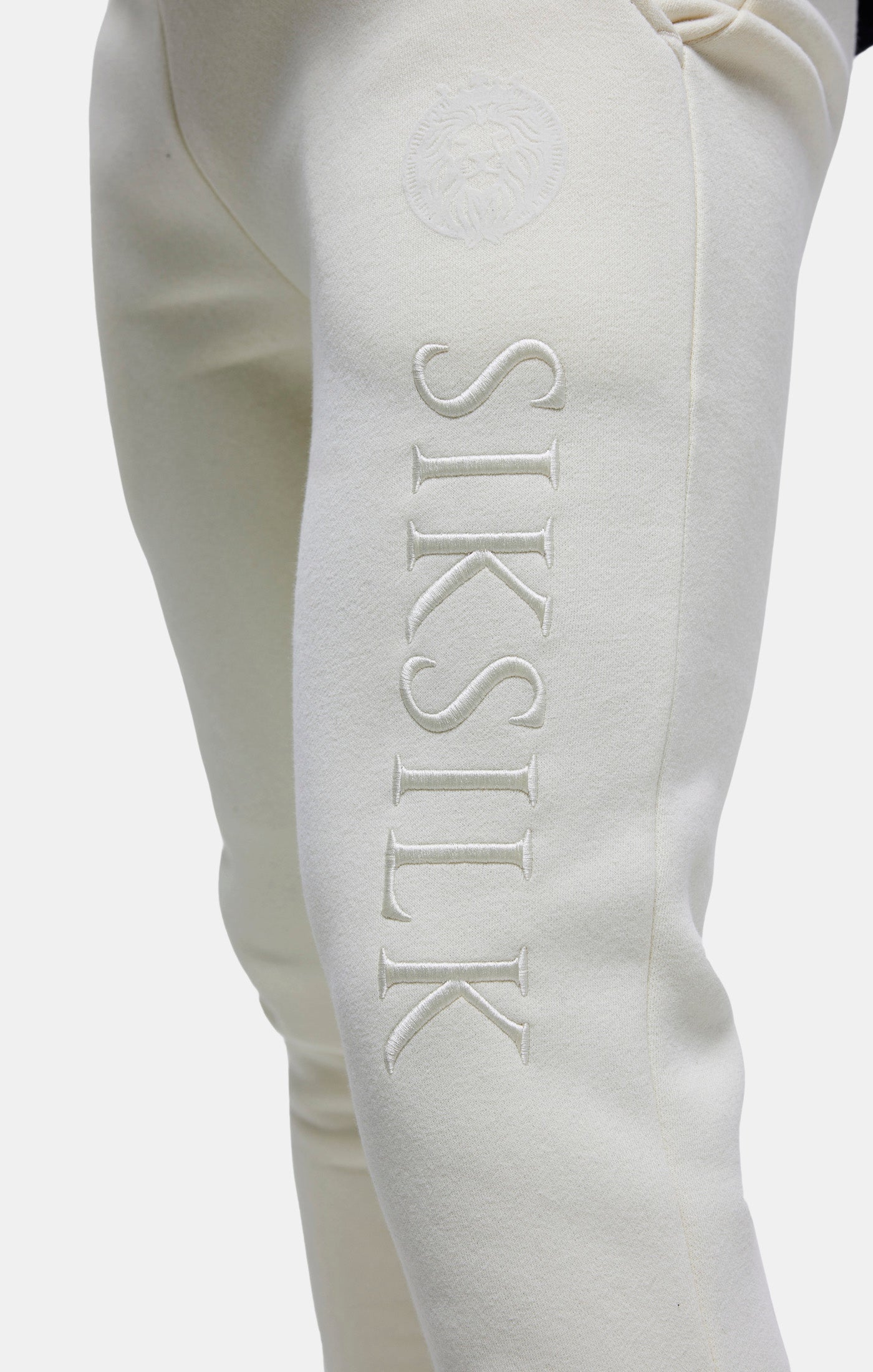 Messi X SikSilk Hose mit Bündchen und Stickdetails - Naturweiß (1)