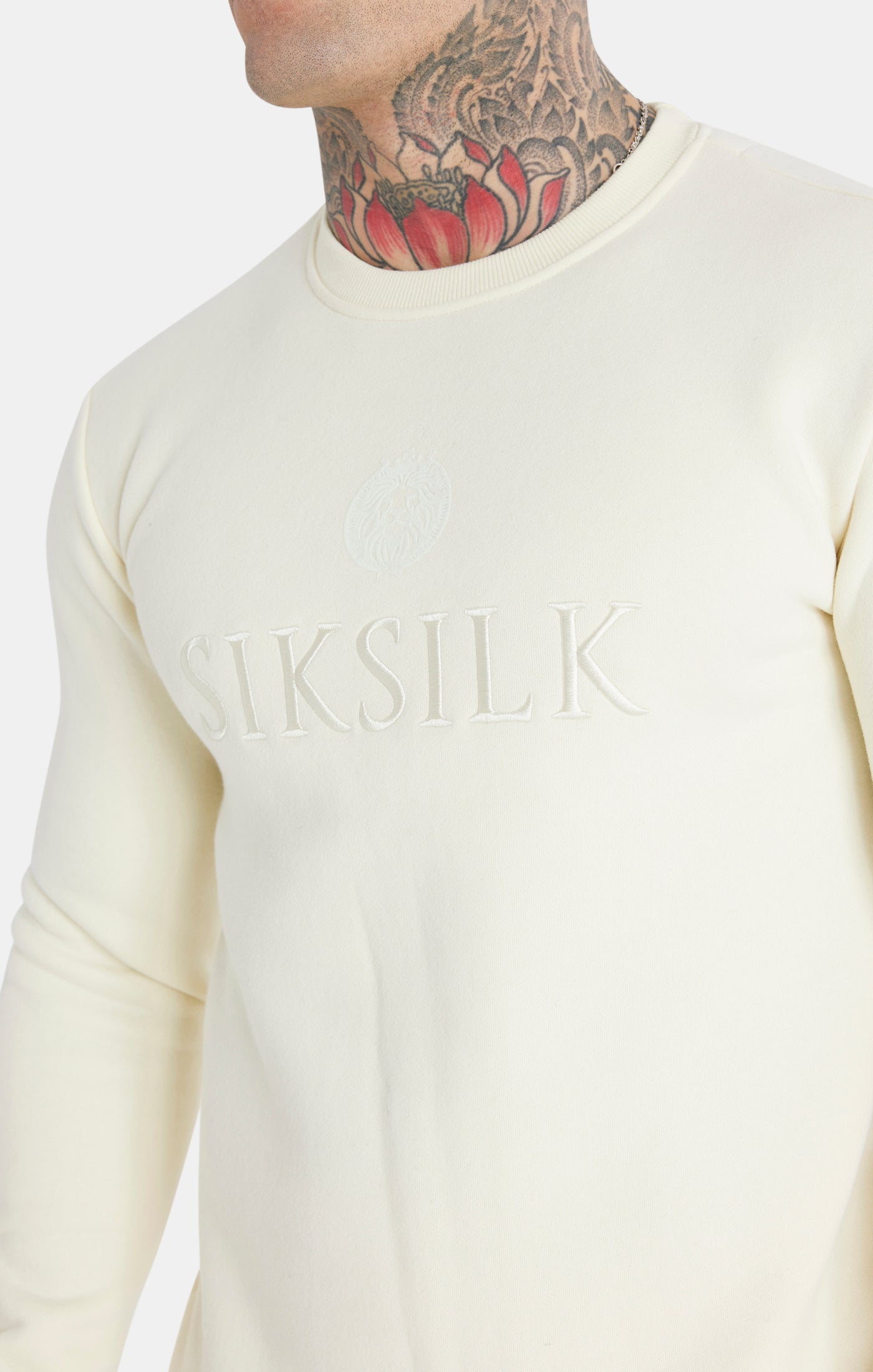 Messi X SikSilk Sweater mit Rundhalsausschnitt und Stickdeteils - Naturweiß (3)