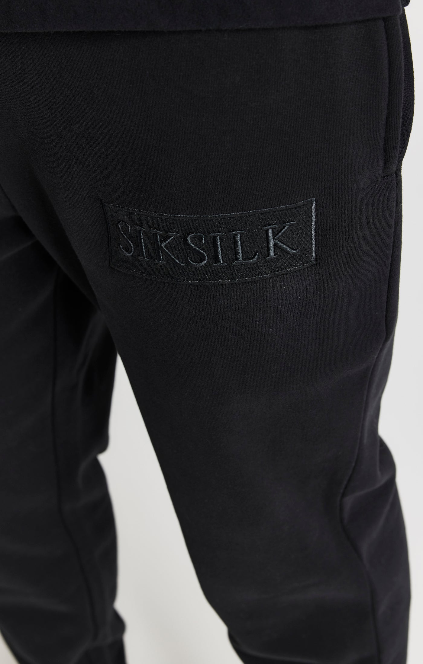 SikSilk Joggerhose mit lockerer Passform und Knöchelbündchen - Schwarz (3)