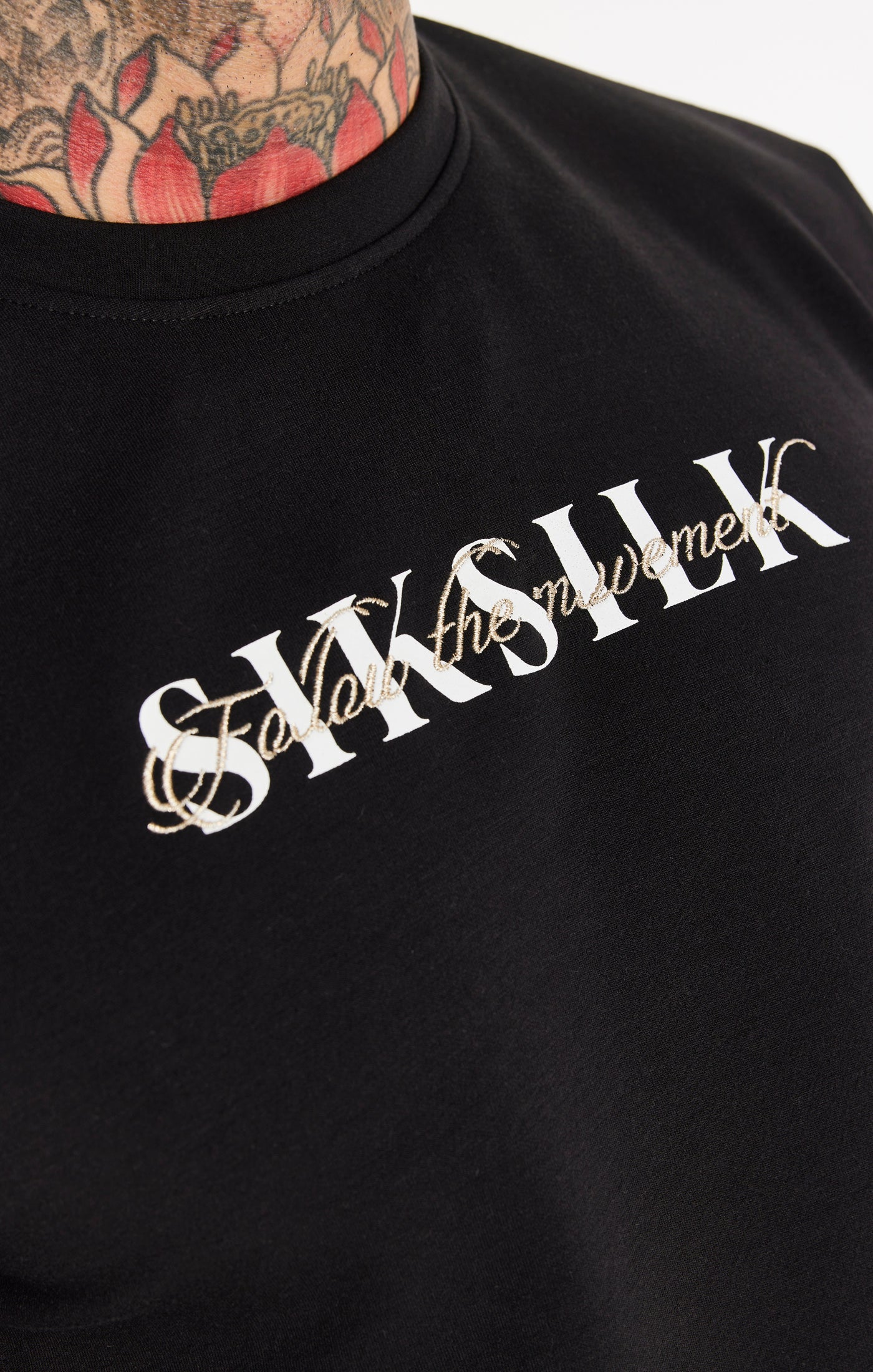SikSilk Sweater mit Rundhalsausschnitt und doppeltem Logo-Schriftzug – Schwarz (1)