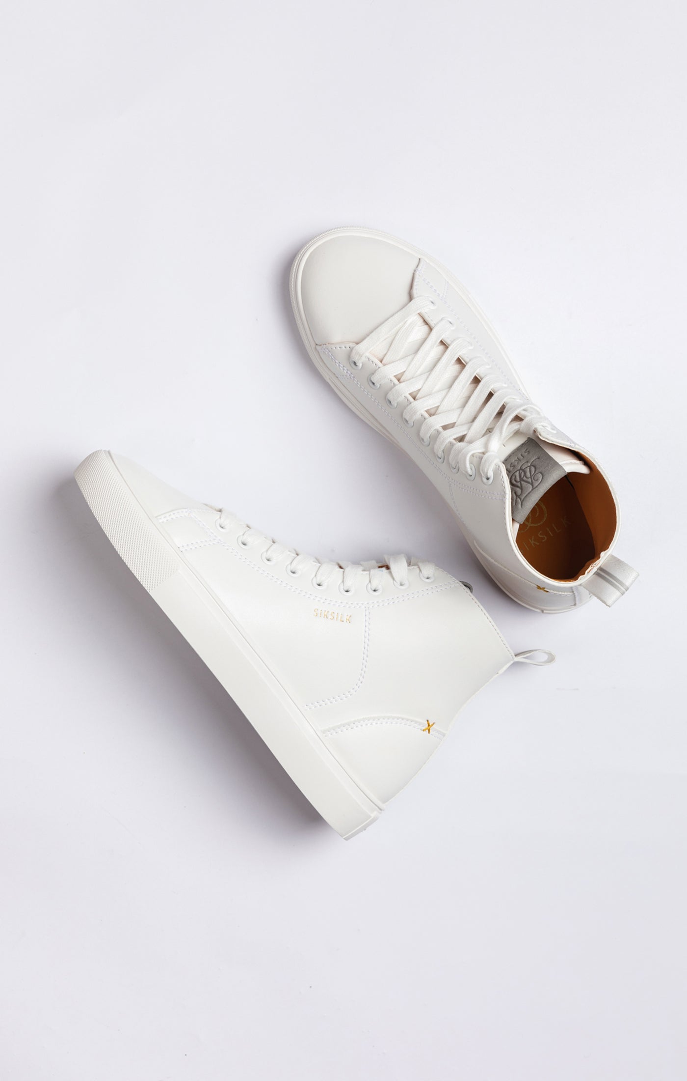 Weißer klassischer High-Top-Sneaker (6)