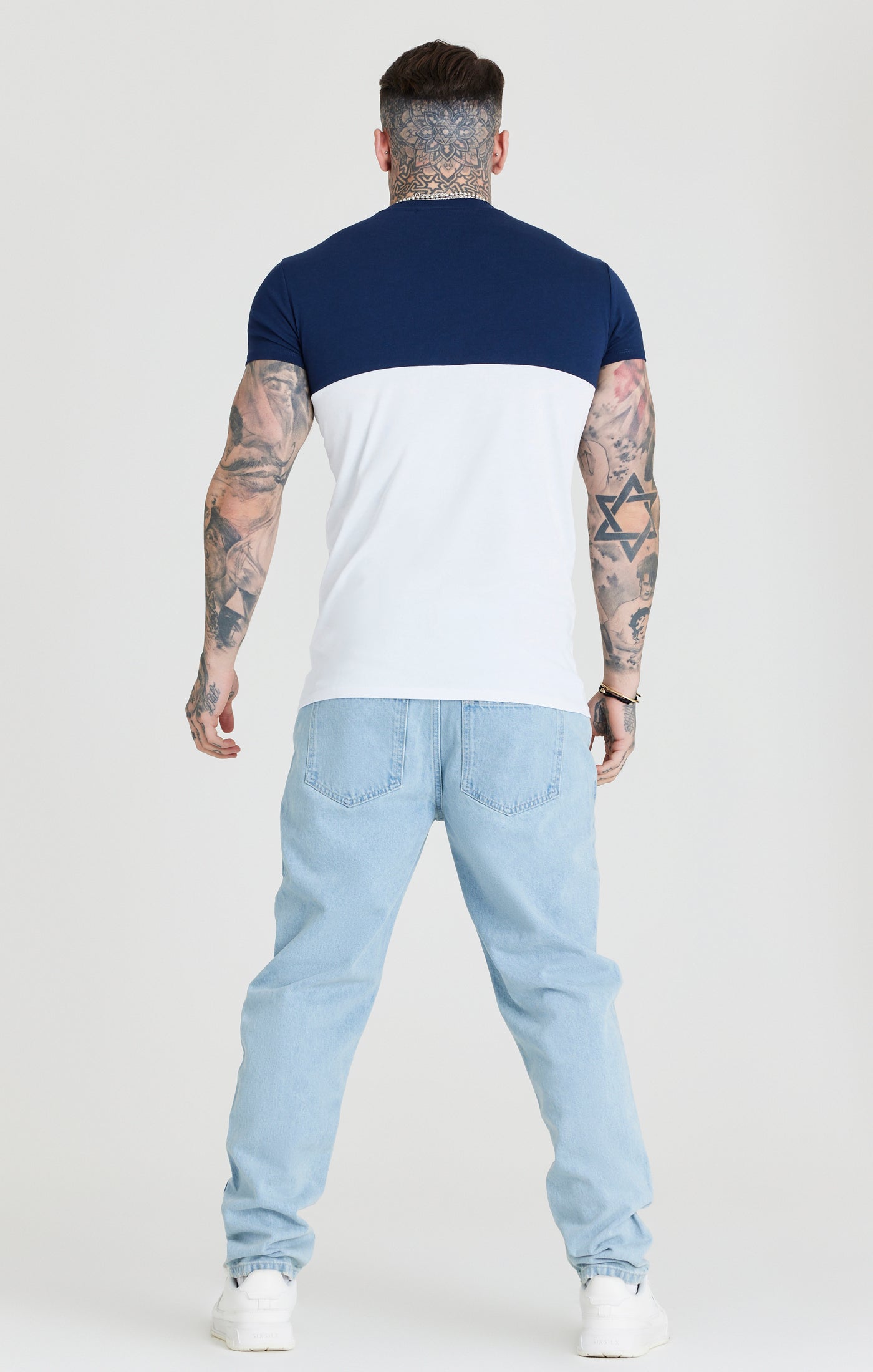 SikSilk Gym-Fußball-T-Shirt mit Einsatz-Detail – Marineblau &amp; Weiß (4)
