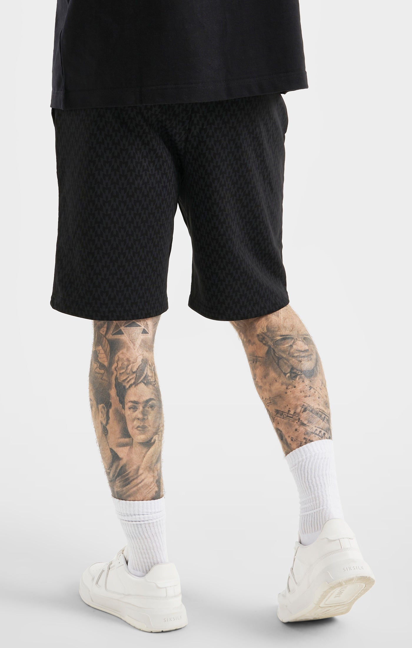Messi x SikSilk Schwarze Shorts mit Monogramm Print (3)