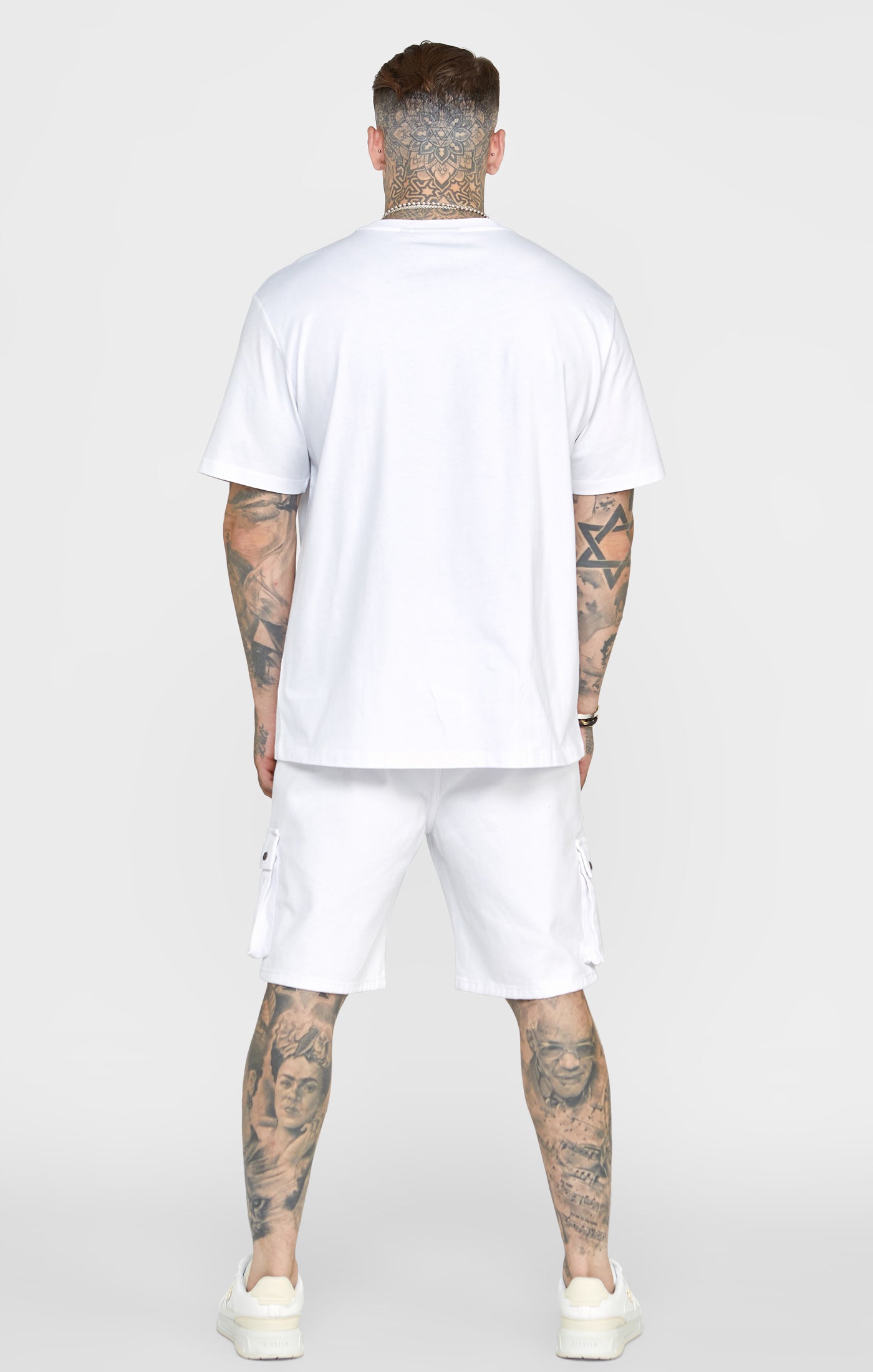Weißes Crest T-Shirt in Oversized Passform (4)