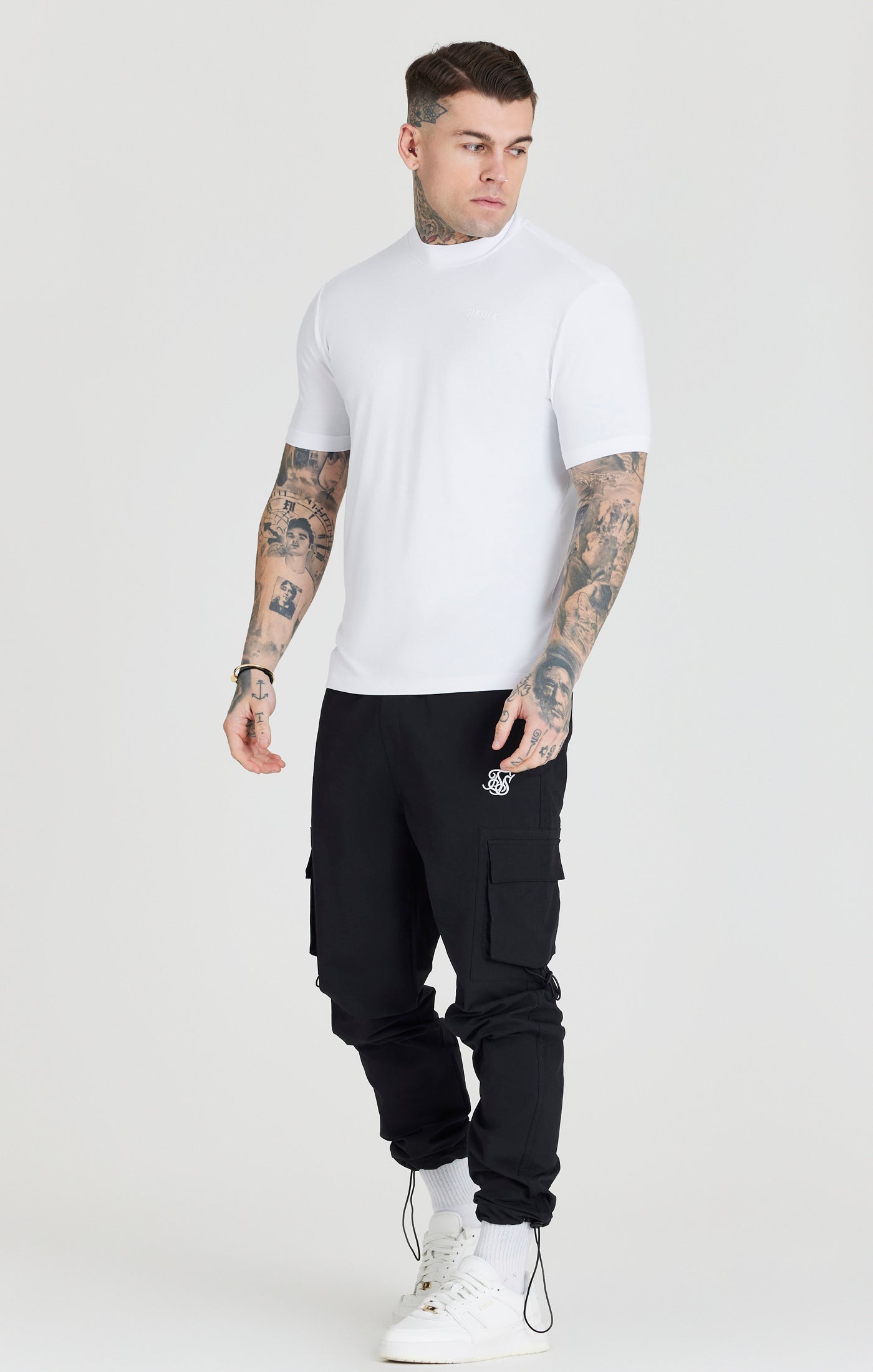 SikSilk Foundation T-Shirt mit hohem Ausschnitt – Weiß (2)