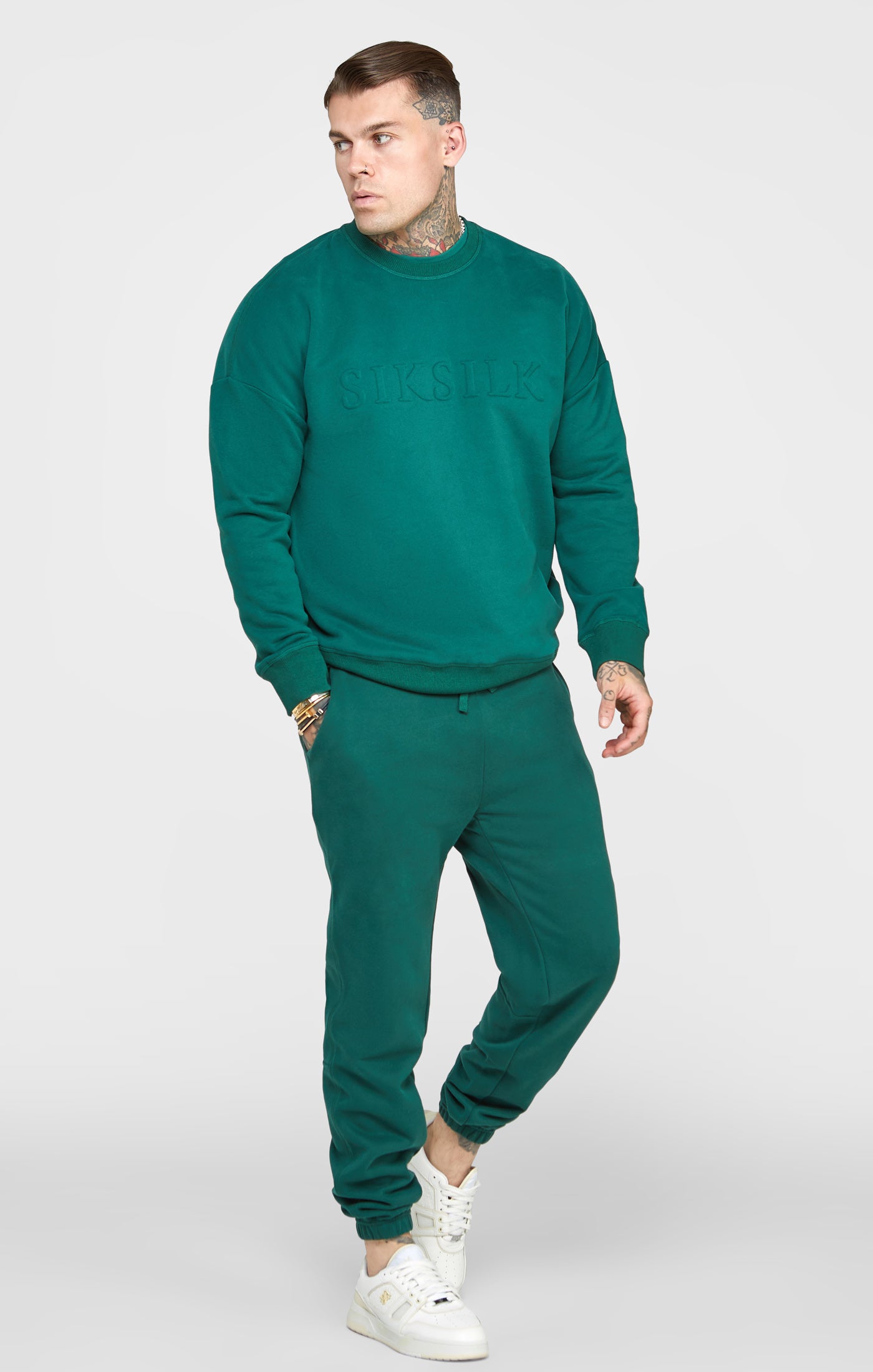 Grünes Sweatshirt mit Prägung (3)