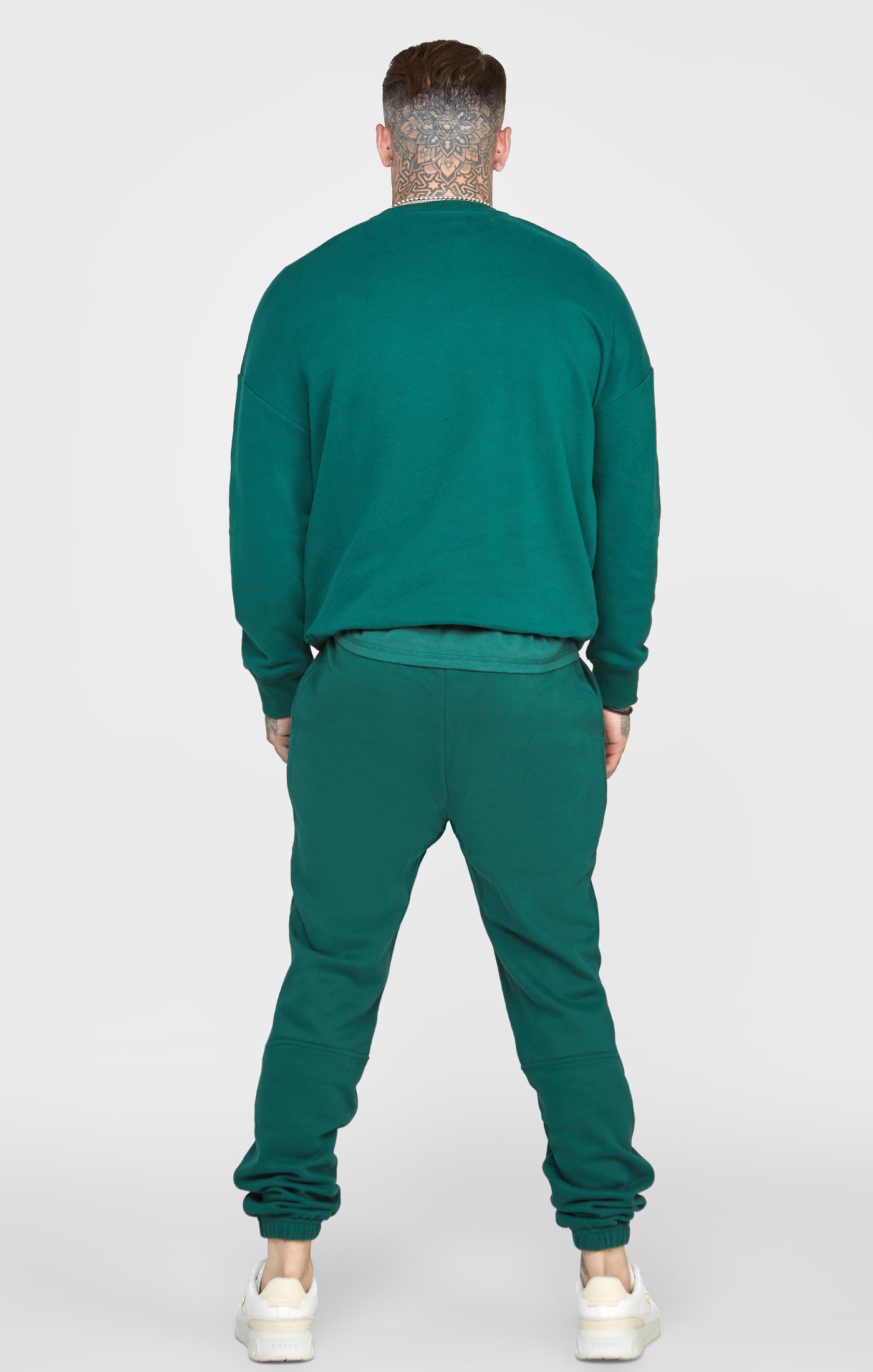 Grünes Sweatshirt mit Prägung (4)