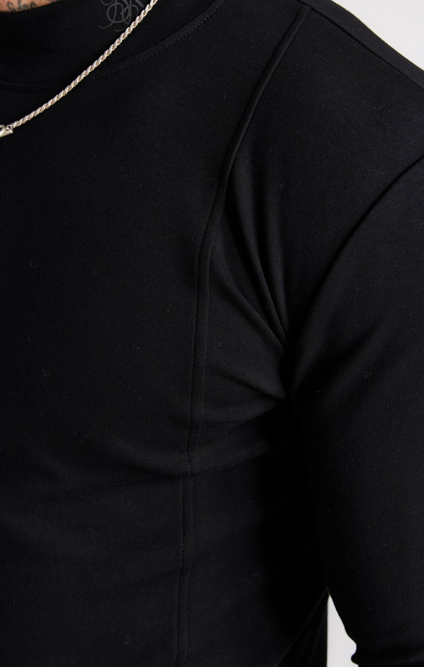 Schwarzes Langärmliges T Shirt mit Rollkragen (1)