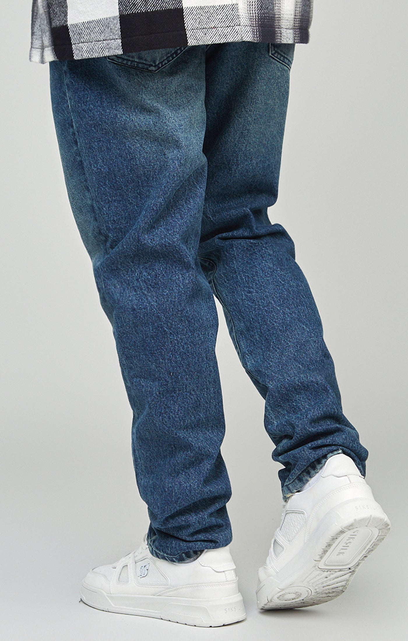 Mittelblaue gerade geschnittene Denim-Jeans (3)