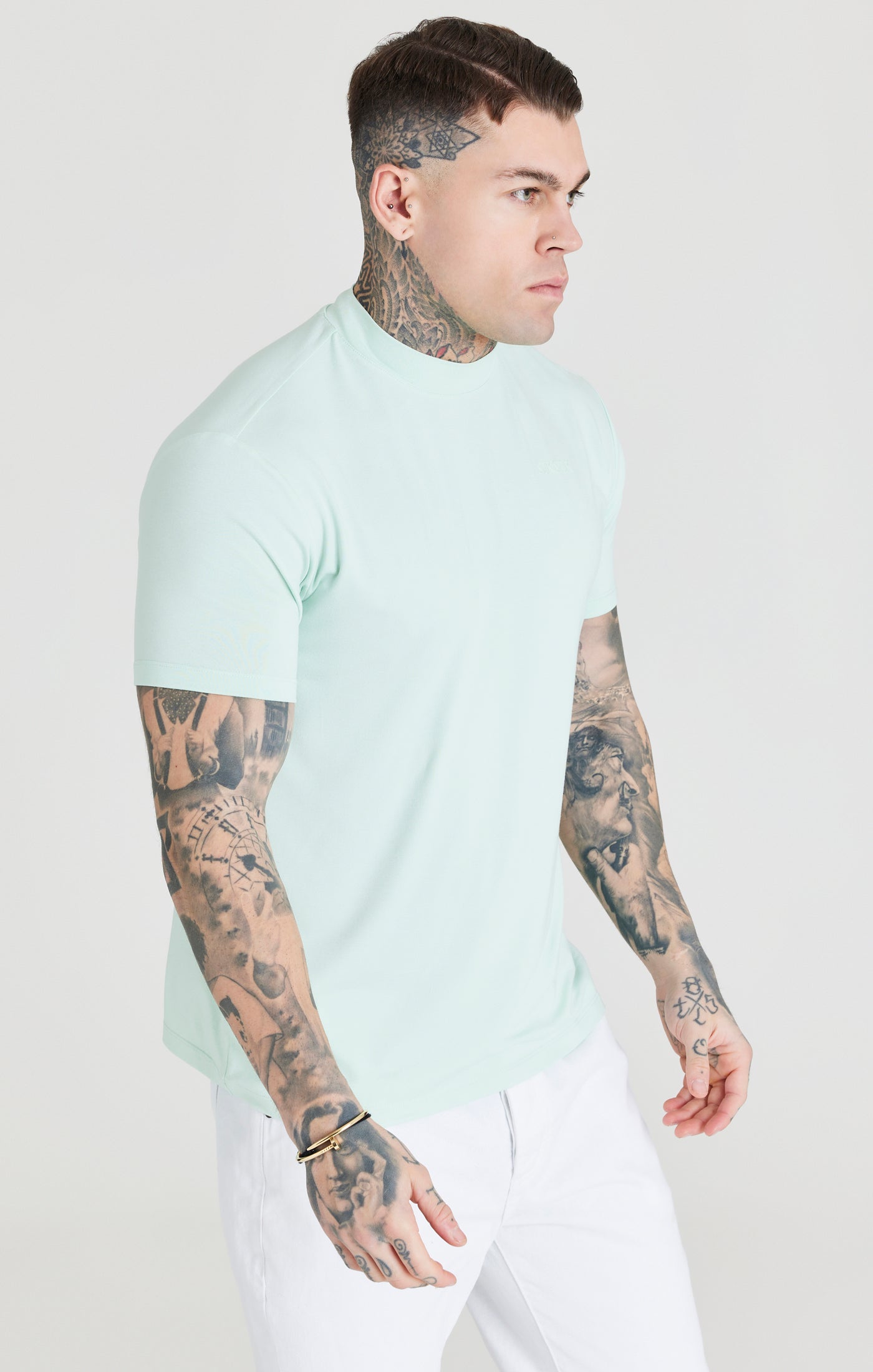 SikSilk Foundation T-Shirt mit hohem Ausschnitt – Aquamarin (1)
