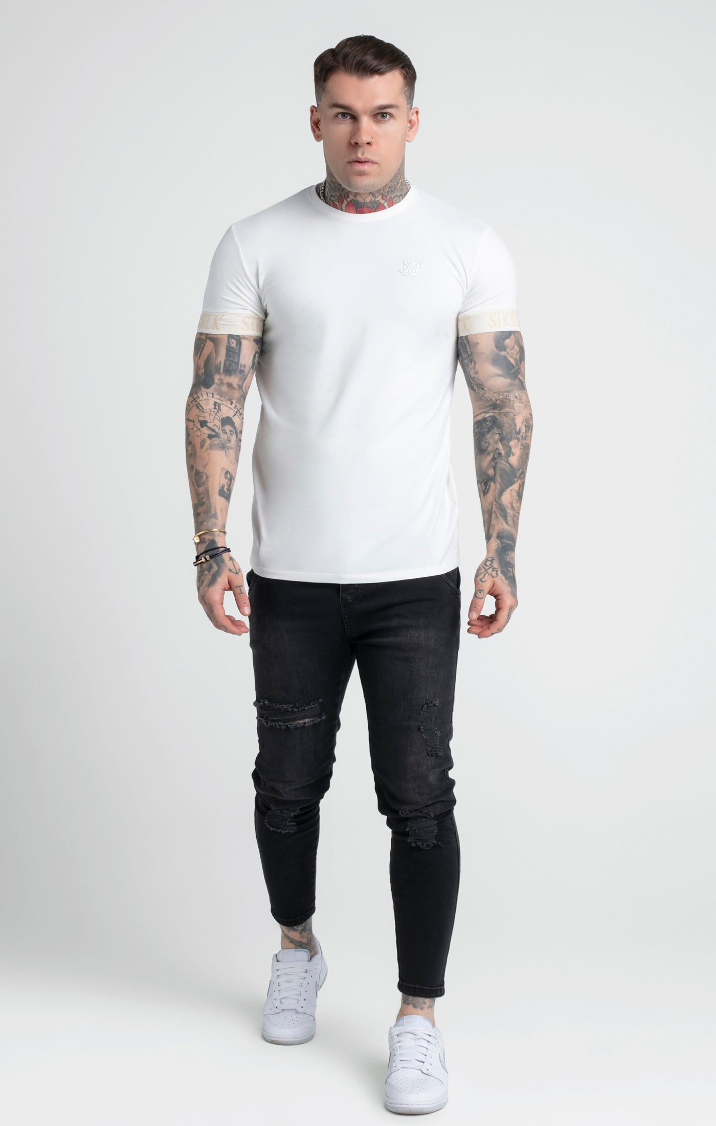 Ockerfarbenes T-Shirt mit elastischem Bündchen (3)