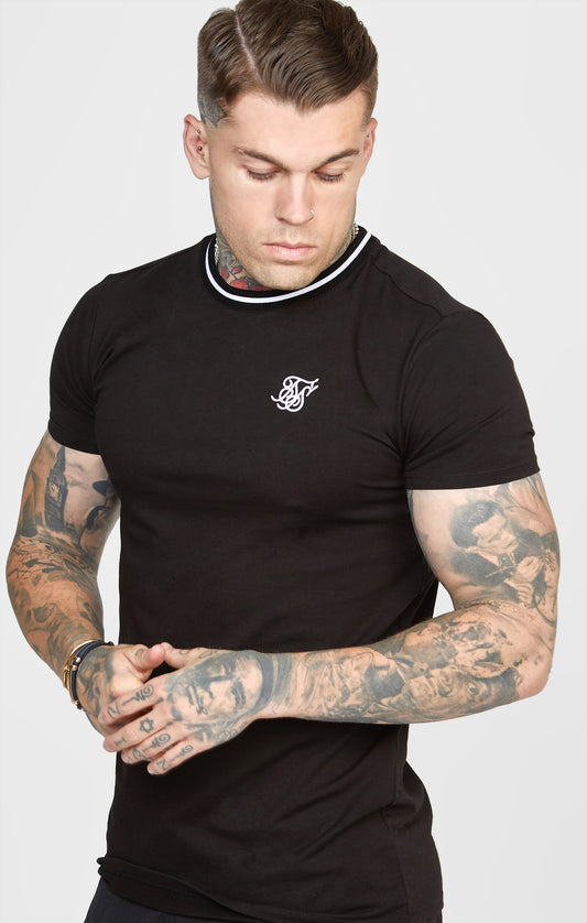 Schwarzes T Shirt im Gym Fit mit Garngefärbtem Ripp