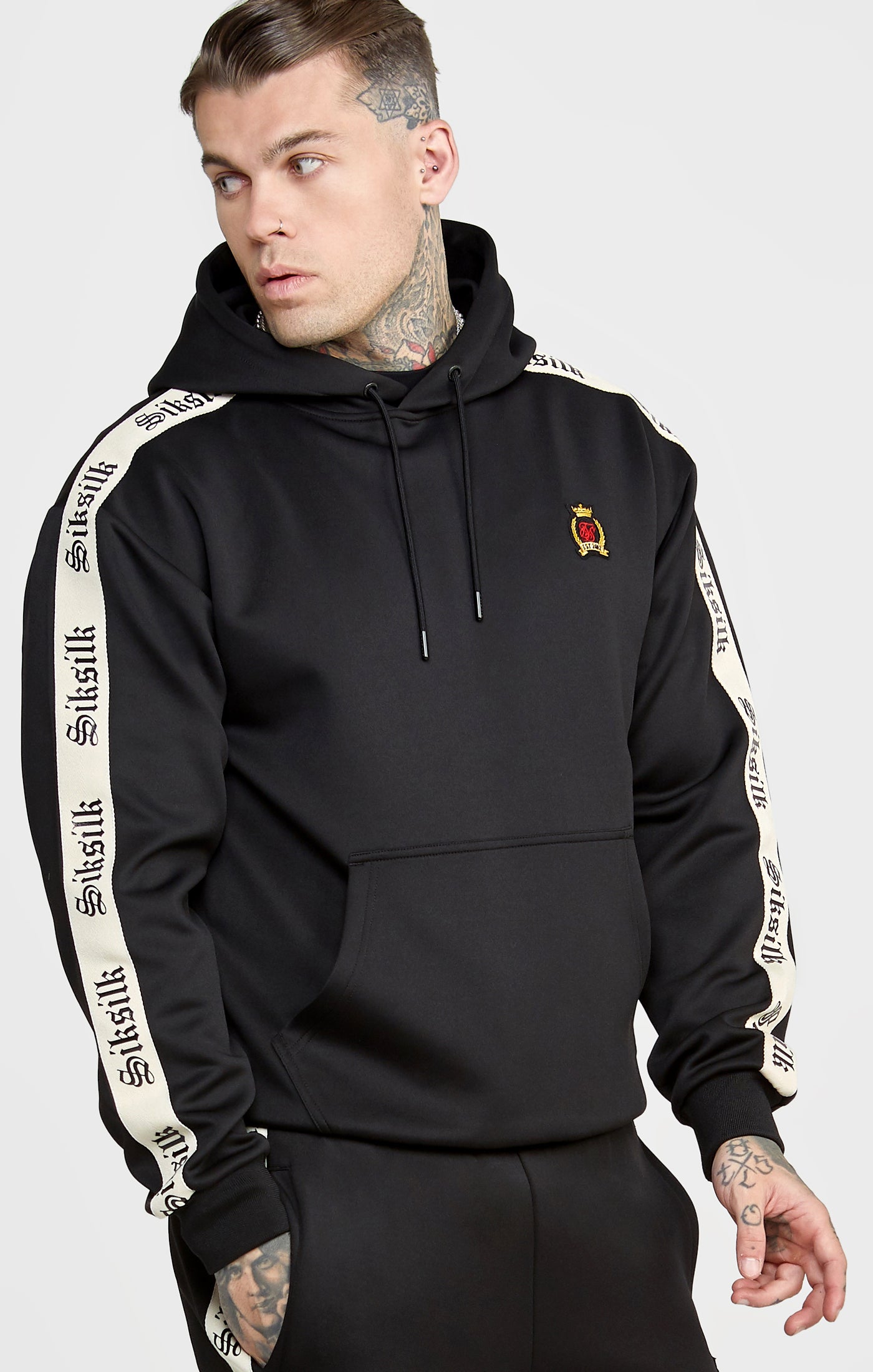 Schwarzer Poly Hoodie mit Gothic Taping