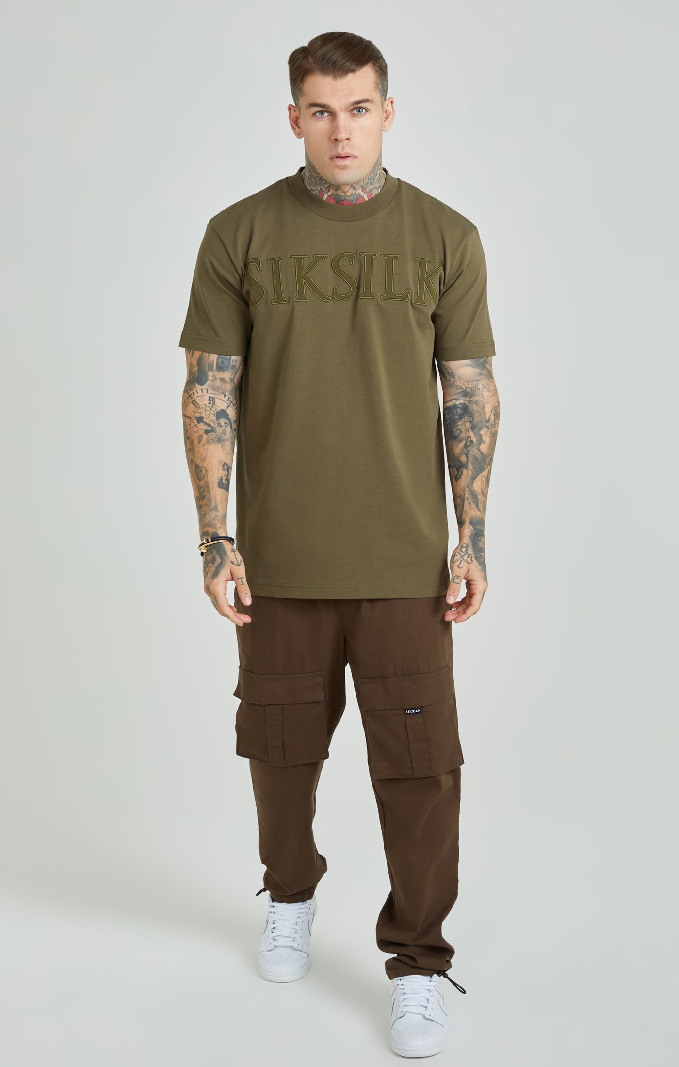 Khaki Applique Logo T-Shirt in Übergröße (3)