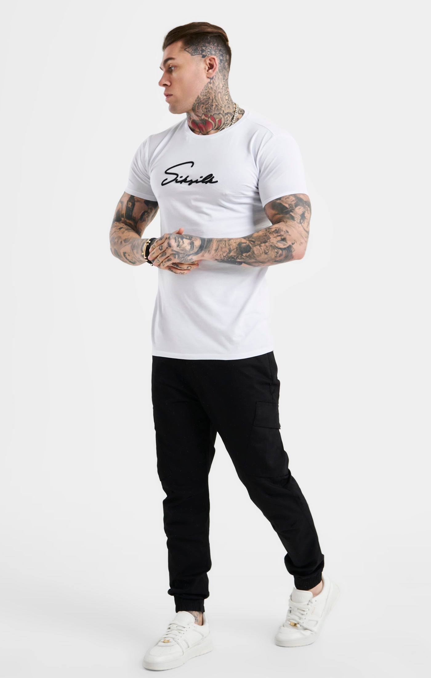 White Script Embroidery Muscle Fit T-Shirt (3)