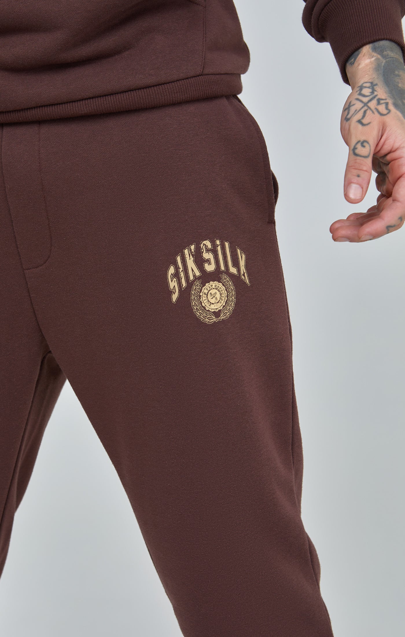 Relaxed Fit Varisty Logo Joggers (5)