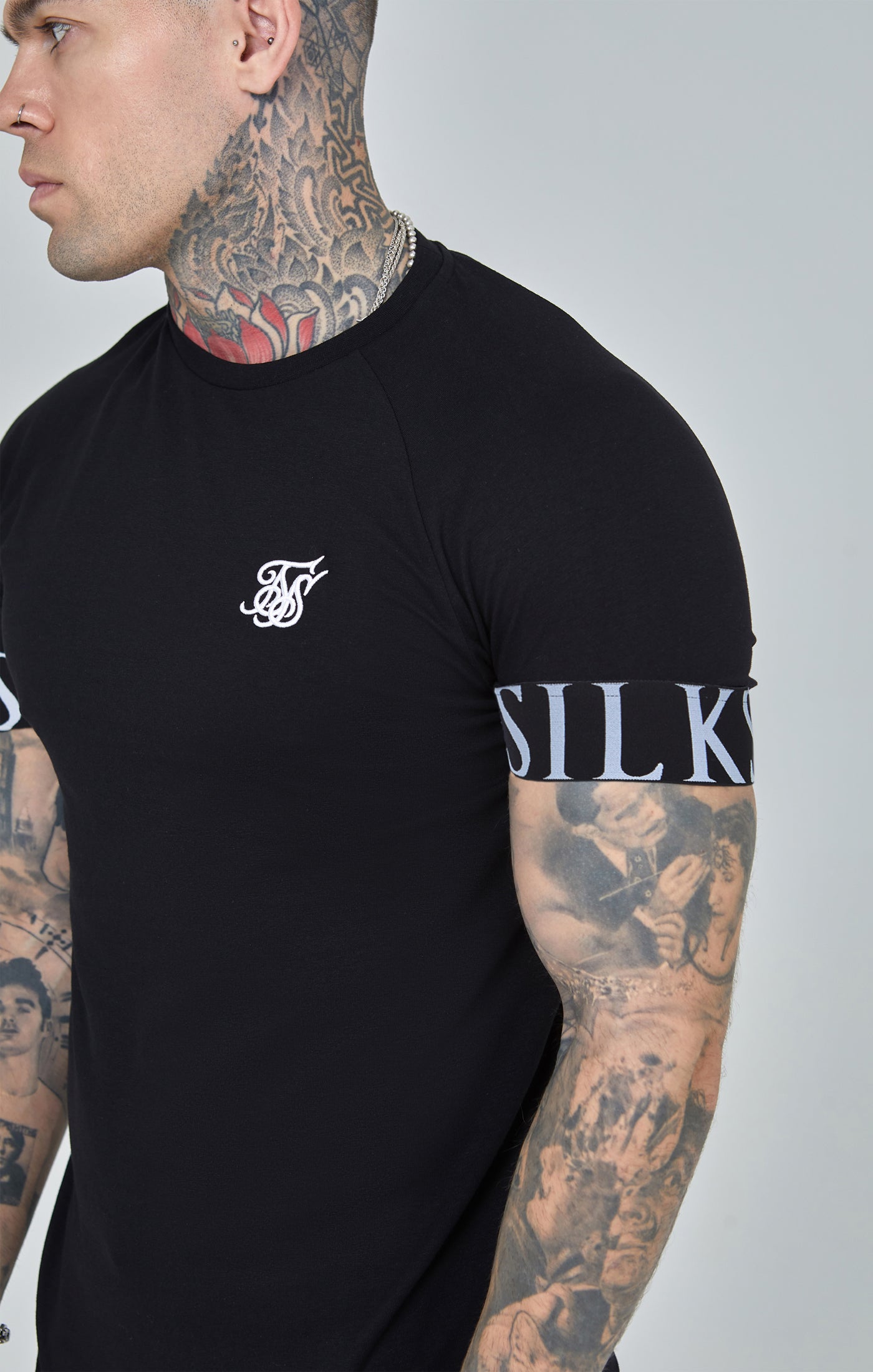 Black Essential Elastic Cuff Muscle Fit T-Shirt (2)